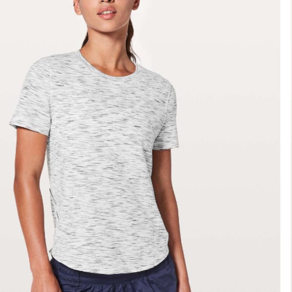 LULULEMON Crewneck T-Shirt Size 6 Gray & White!